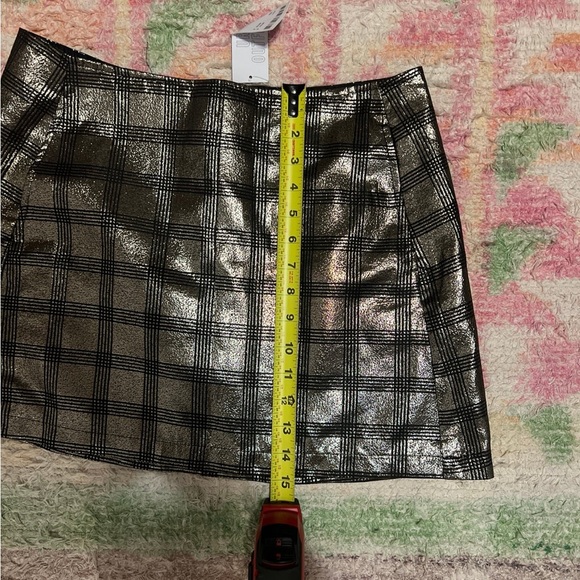 Urban Outfitters Metallic Mini Skirt - L - Picture 4 of 5